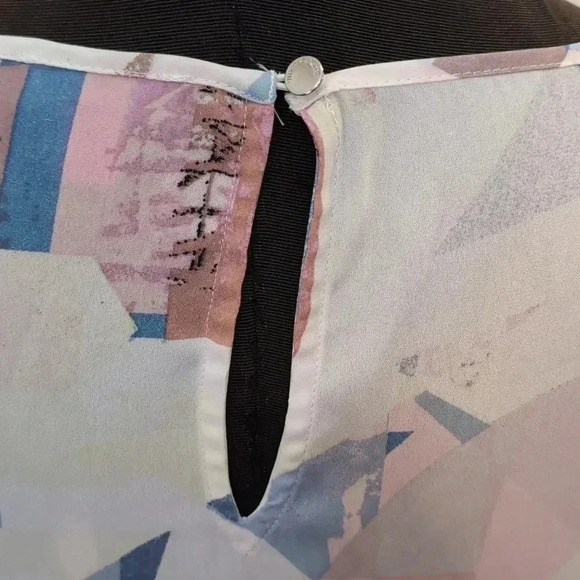 Vince Camuto white geometric print tank top - Picture 5 of 8